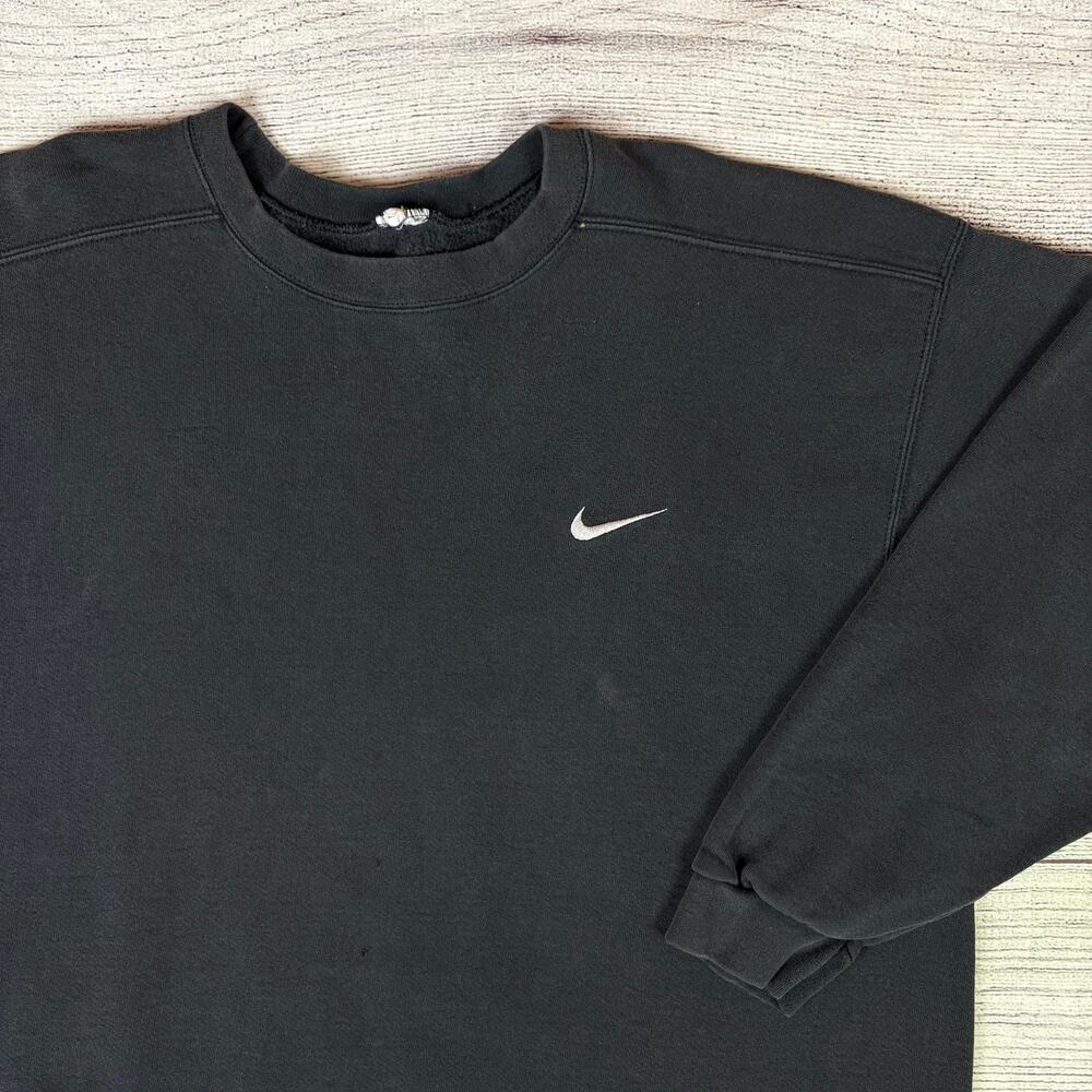 Vintage 1990s Nike Black Essential Chest Logo Crewneck